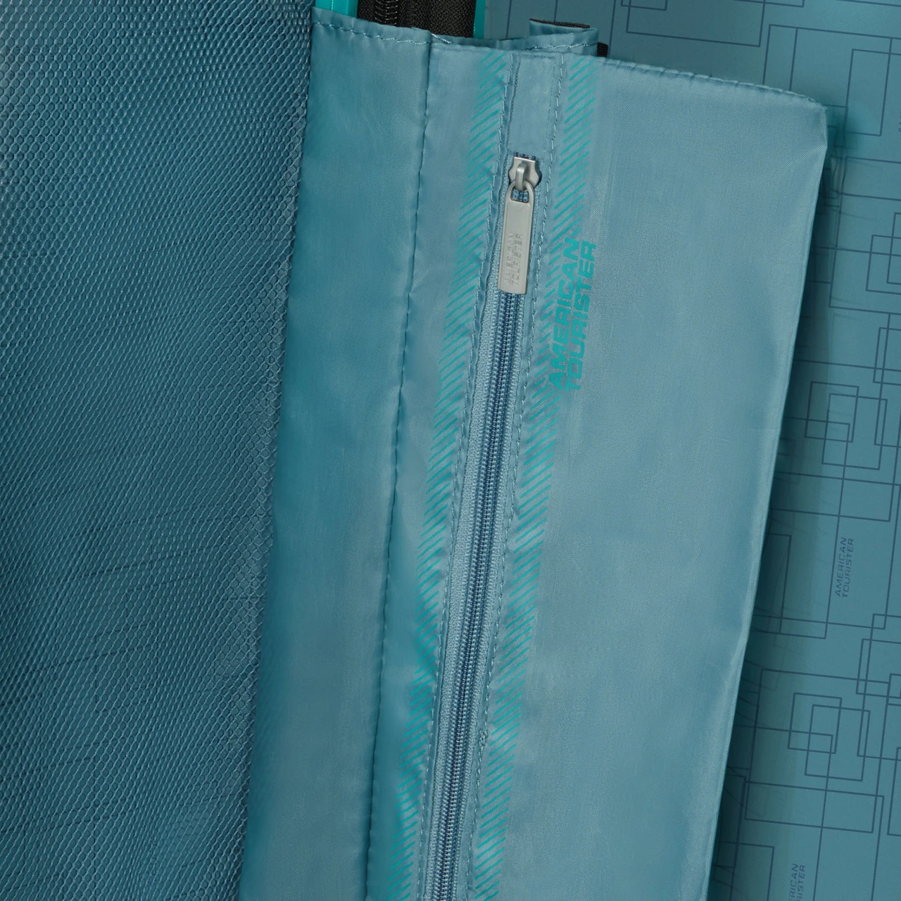 American Tourister Aerostep Expandable Large Suitcase - 77cm 8 American Tourister Aerostep Expandable Large Suitcase - 77cm - Image 6