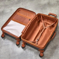 Rock Carnaby 4 Wheel Exp Medium Suitcase - 67cm -Travelpro Store Rock Carnaby TR 0219 GRN Interior 80154.1660574370