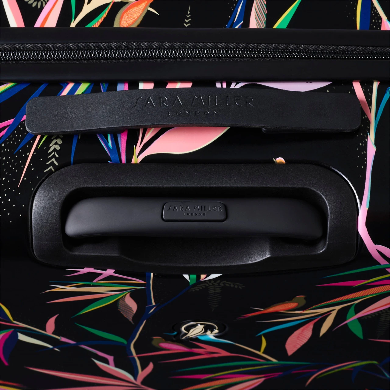 Sara Miller 4 Wheel Medium Suitcase - 67cm 9 Sara Miller 4 Wheel Medium Suitcase - 67cm - Image 7