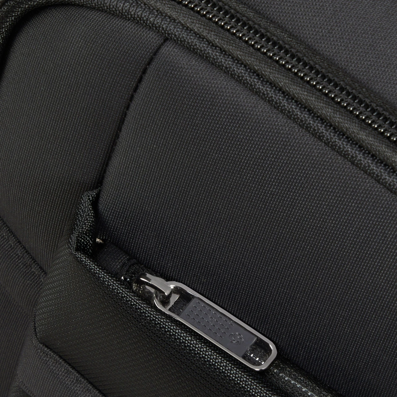 Samsonite Airea 4 Wheel Expandable Medium Suitcase - 67cm 13 Samsonite Airea 4 Wheel Expandable Medium Suitcase - 67cm - Image 11