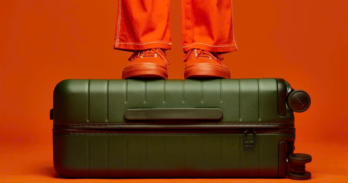 Travelpro Store -Travelpro Store z6354513056928 e1e17168f03770d345ca96942bc40e34